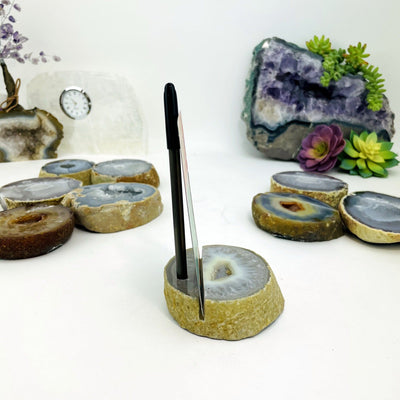 This picture is showing an example of use for the agate pen and card holder side ways. 