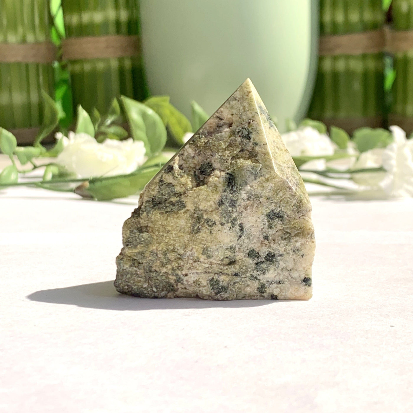 A close up of a small Jadeite