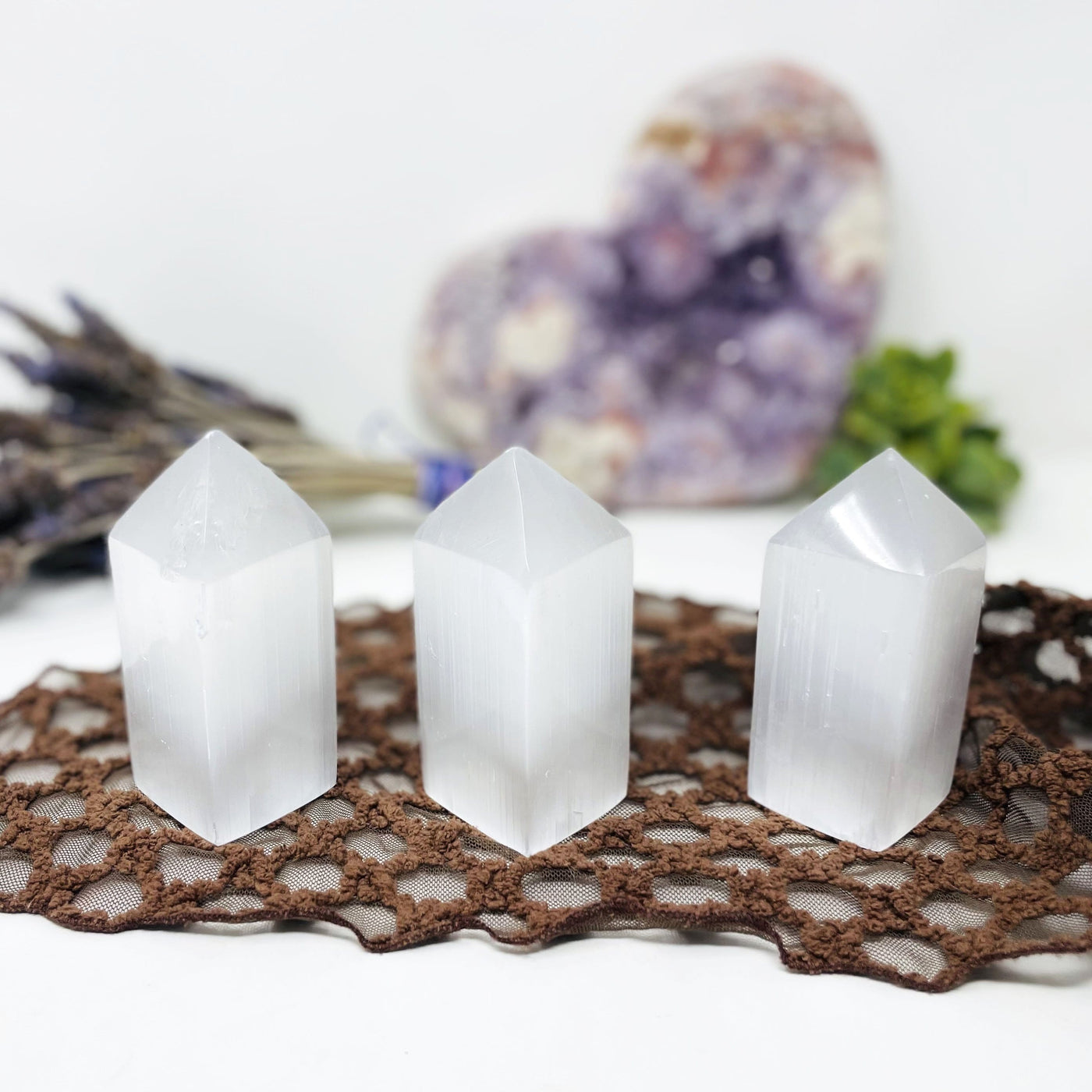 selenite square points on display
