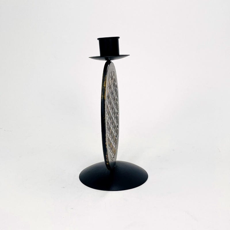 side view of the candle holder to show the thickness 