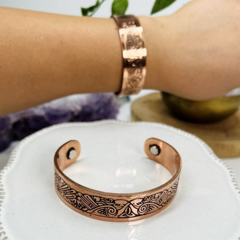 close up of the details on the copper bracelet 