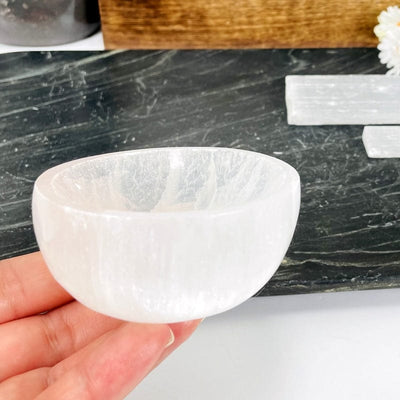 close up of the side of the selenite bowl showing depth 