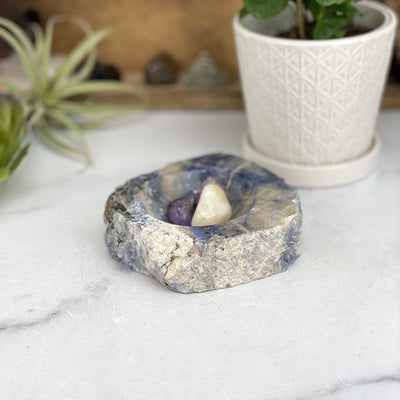 sodalite polished soap dish with stones inside for size reference