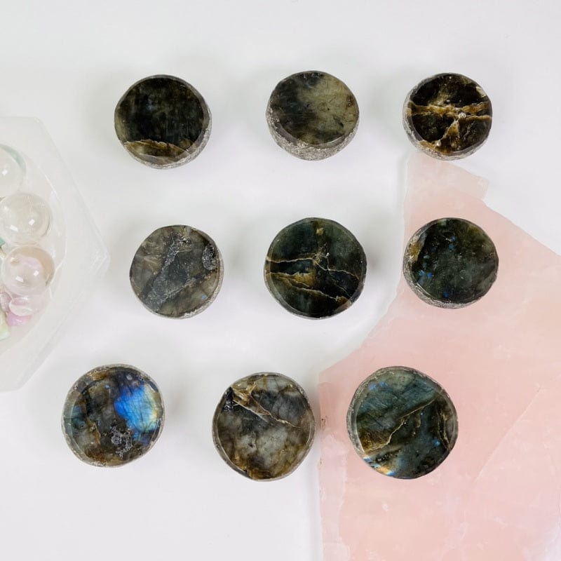 multiple stones displayed to show the differences in the sizes and color shades 