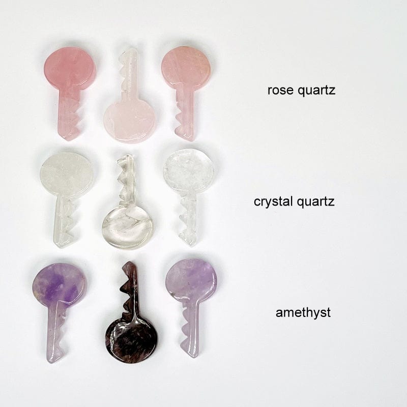 multiple rose quartz, crystal quartz and amethyst key gems showing the differences 