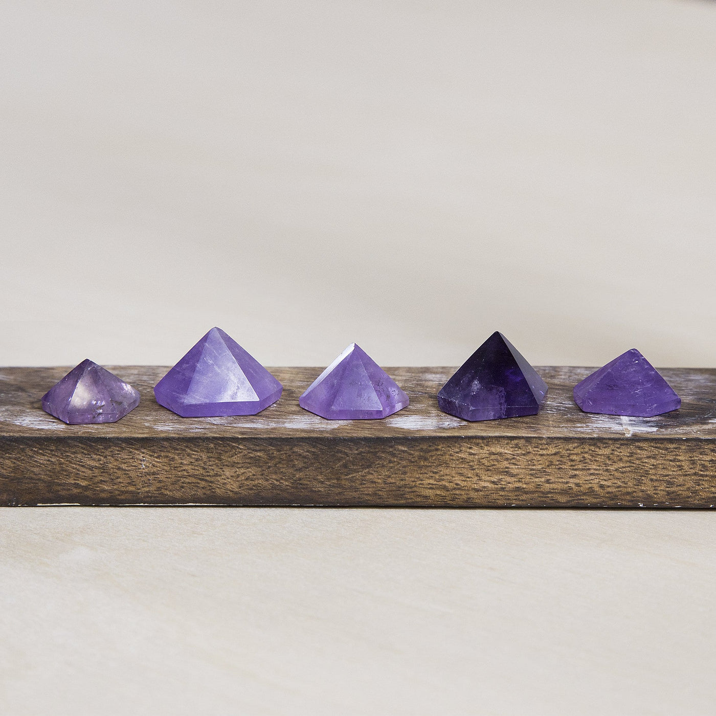 amethyst pyramid side view to show size variation