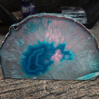 Front facing Agate Candle Holder in Teal.