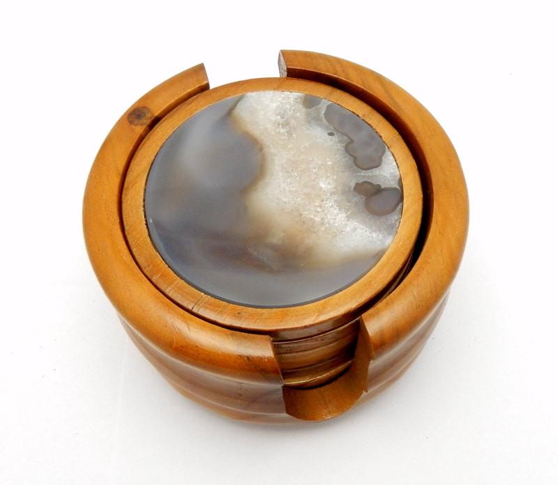 Agate coaster set in wooden case.