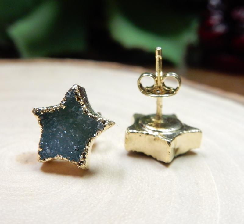 front and side view of the stud star grey druzy gemstone earrings 