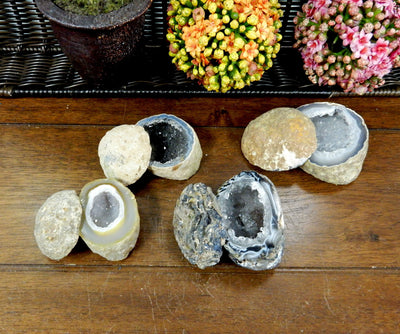 Products Natural Geode Box  - 4 on a table
