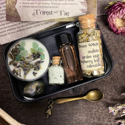 green witch alter travel kit displayed to show what's inside 