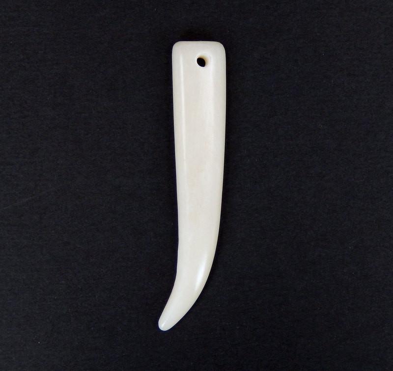 Horn Bead High Quality Bone Horn Pendant - Beautiful White Carved Bone Spike Top Drilled Bead (RK22B11-10)