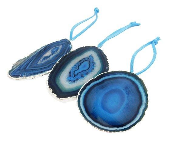 close up of the blue agate slices 