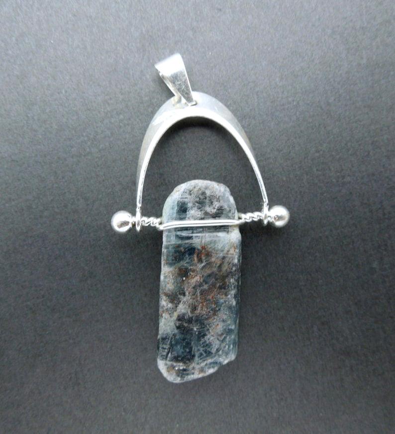 blue kyanite pendant close up