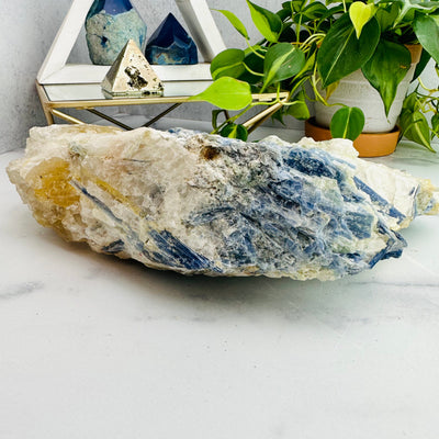 Blue Kyanite Rough Formation Side Thickness View 