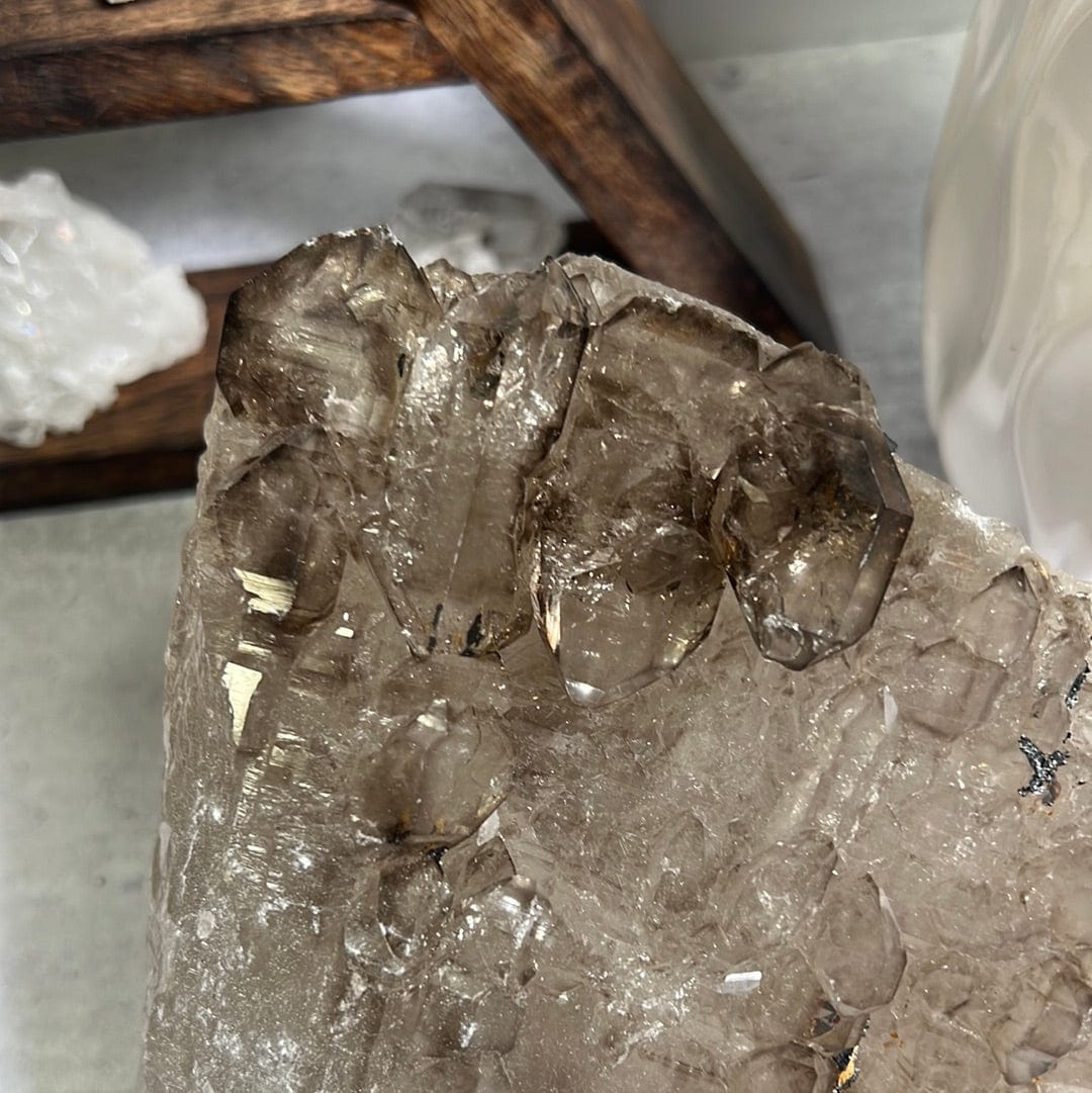 Close up of the points on the smokey quartz cluster
