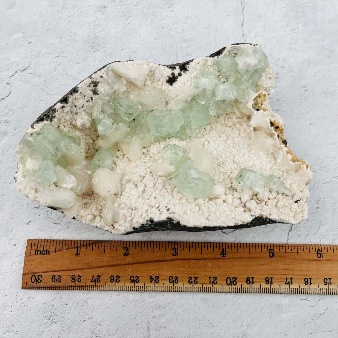 Superbe Pièce D'apophyllite Verte Avec Stilbite - Spécimen Minéral D'Inde - 1082g