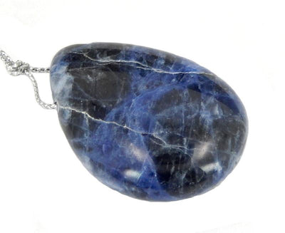 close up of the sodalite bead 